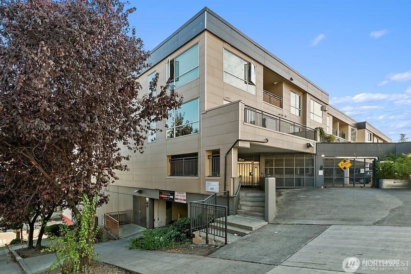 Property photo for 321 10th Avenue S #604, Seattle