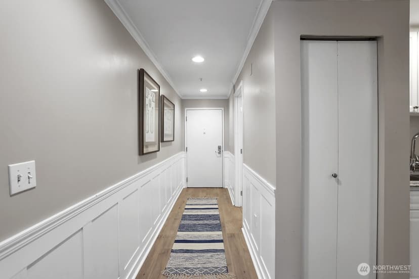 Property photo for 321 10th Avenue S #604, Seattle photo 11