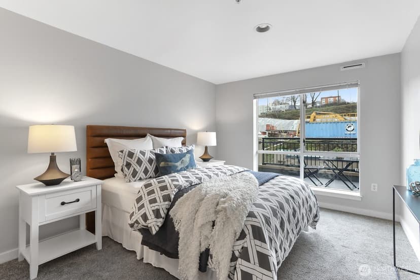 Property photo for 321 10th Avenue S #604, Seattle photo 6