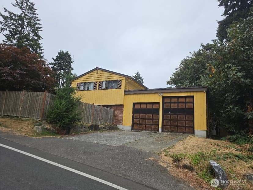 Property photo for 16517 16th Avenue SW, Burien photo 2