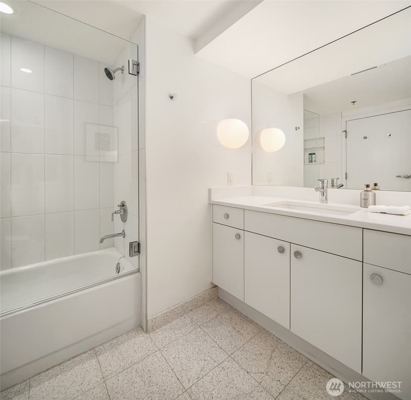Property photo for 2000 1st Avenue #1602, Seattle photo 26