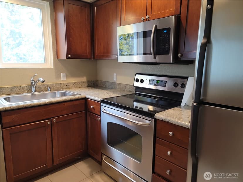 Property photo for 1311 S 12th Avenue #C205, Seattle photo 9