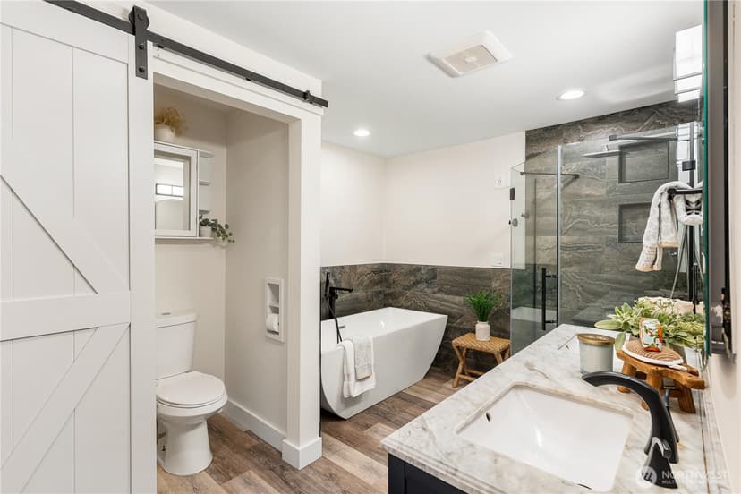 Property photo for 20400 2nd Avenue SW, Normandy Park photo 12