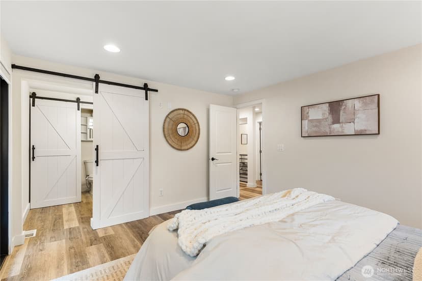 Property photo for 20400 2nd Avenue SW, Normandy Park photo 9