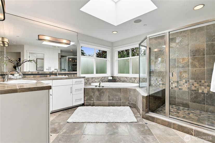 Property photo for 1020 5th Street, Kirkland photo 19
