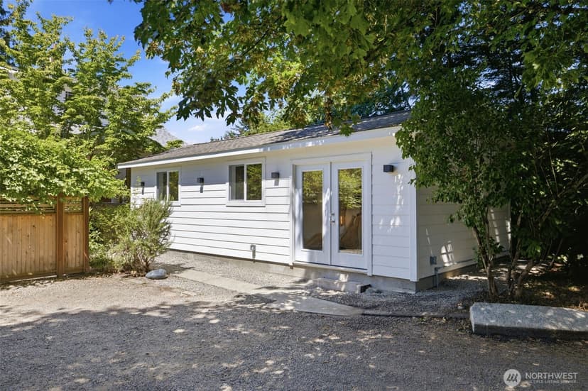 Property photo for 4008 31st Avenue S, Seattle photo 18