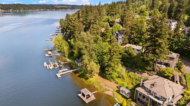 Property photo for 3027 E Lake Sammamish Parkway SE, Sammamish