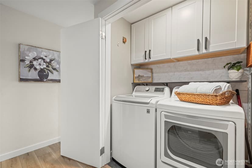 Property photo for 1319 S Puget Drive #D15, Renton photo 23
