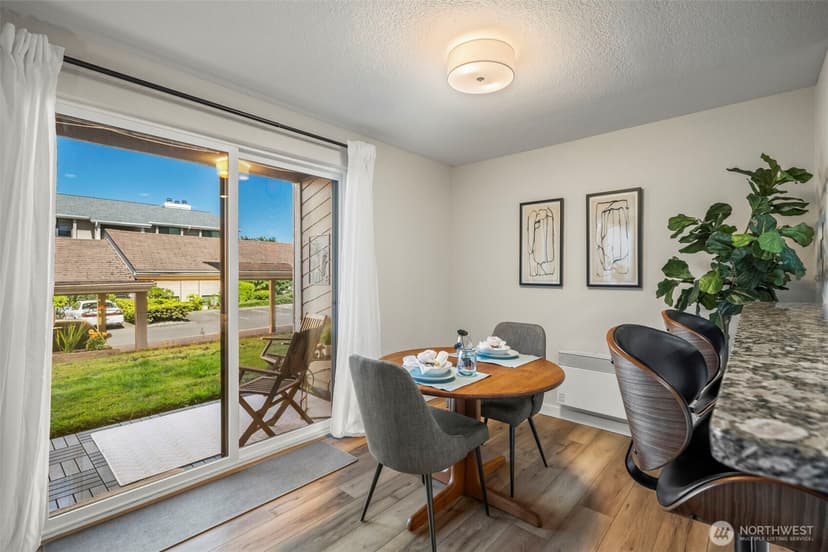 Property photo for 1319 S Puget Drive #D15, Renton photo 11