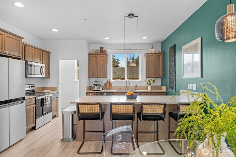 Property photo for 18132 1st Place SW, Normandy Park photo 3