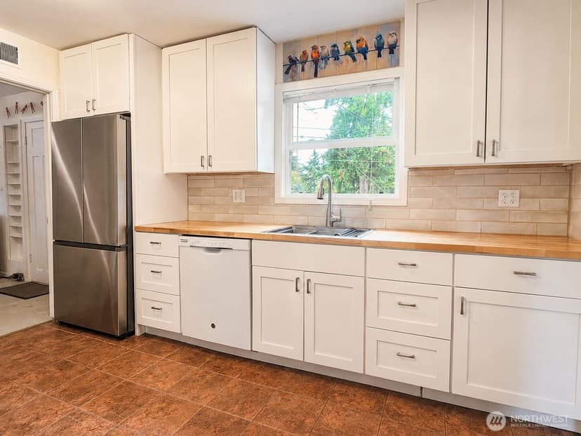 Property photo for 8516 37th Avenue SW, Seattle photo 8