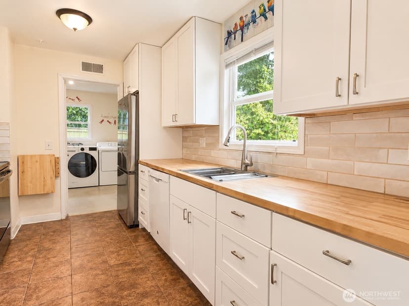 Property photo for 8516 37th Avenue SW, Seattle photo 7