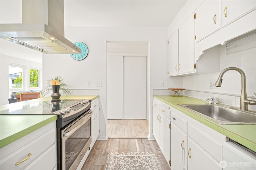 Property photo for 914 6th Avenue N #201, Seattle photo 27