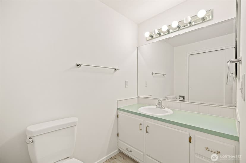 Property photo for 914 6th Avenue N #201, Seattle photo 36