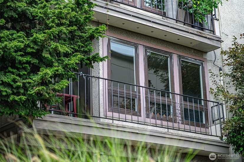 Property photo for 914 6th Avenue N #201, Seattle photo 17