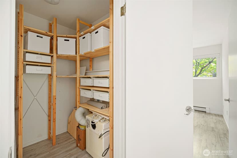 Property photo for 914 6th Avenue N #201, Seattle photo 31