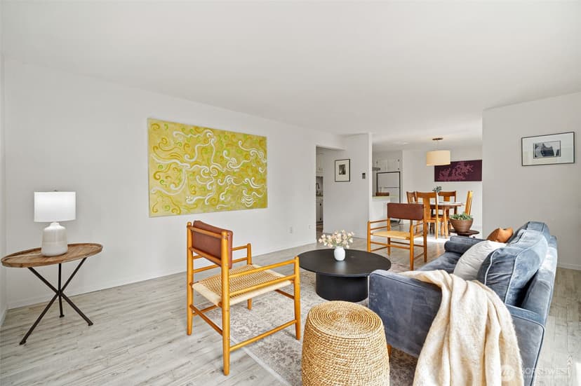 Property photo for 914 6th Avenue N #201, Seattle photo 12