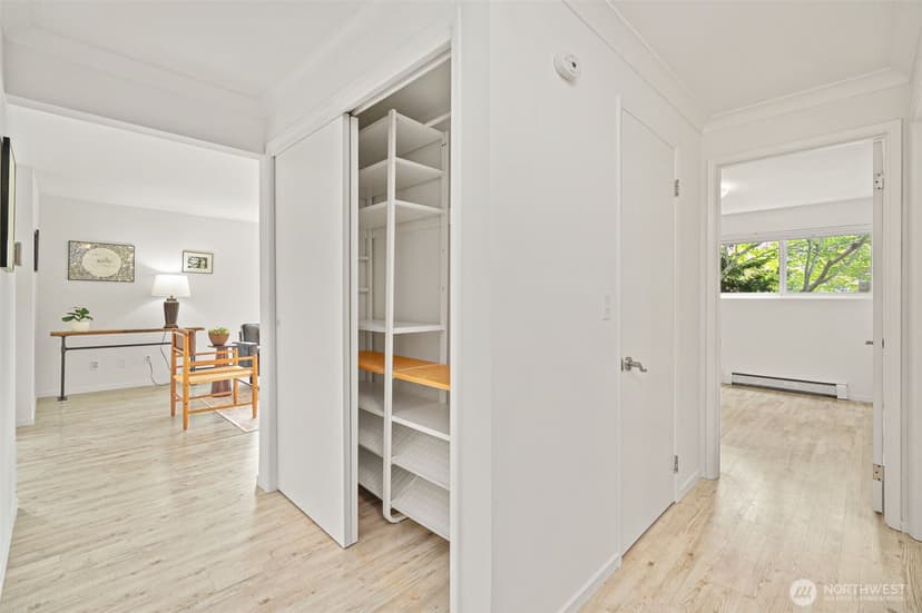 Property photo for 914 6th Avenue N #201, Seattle photo 9