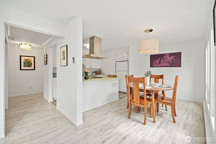 Property photo for 914 6th Avenue N #201, Seattle photo 24