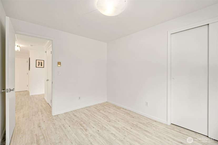 Property photo for 914 6th Avenue N #201, Seattle photo 37