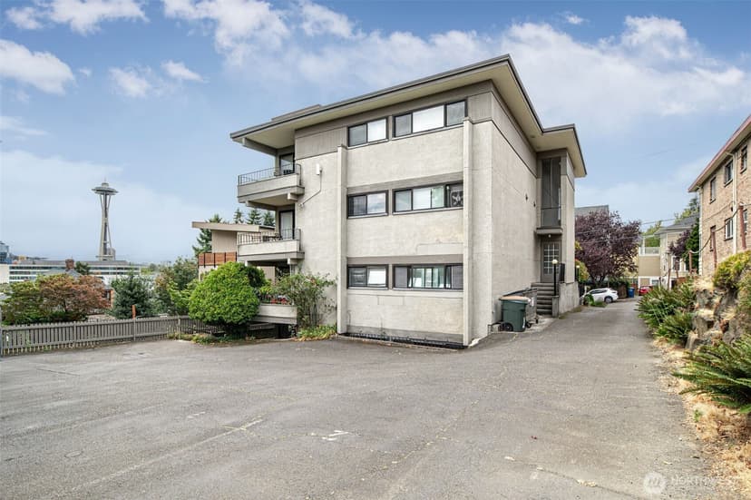 Property photo for 914 6th Avenue N #201, Seattle photo 2