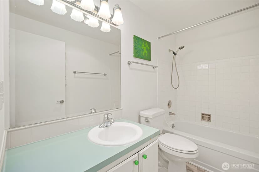 Property photo for 914 6th Avenue N #201, Seattle photo 6