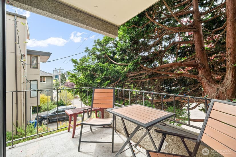 Property photo for 914 6th Avenue N #201, Seattle photo 14