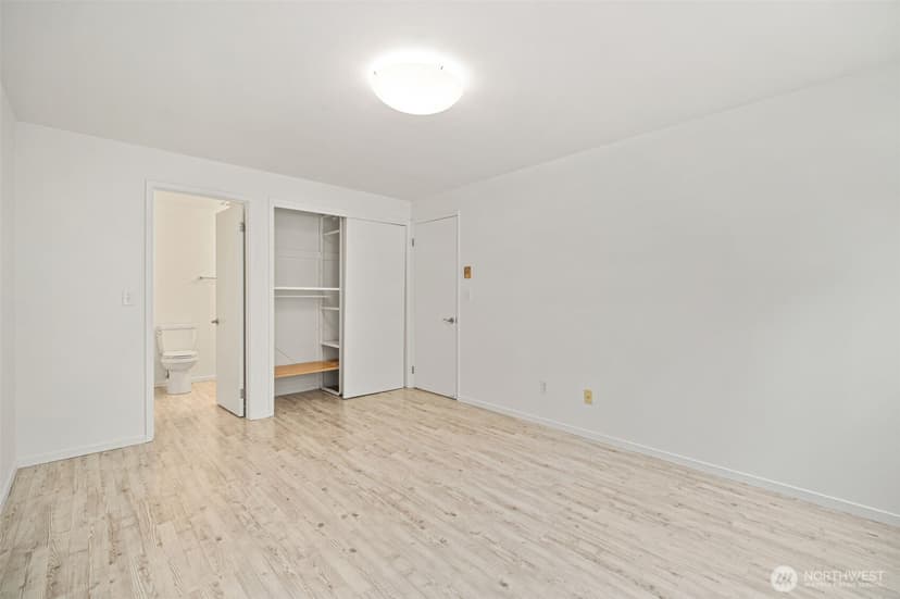 Property photo for 914 6th Avenue N #201, Seattle photo 34