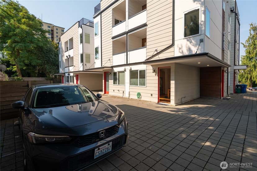 Property photo for 1524 13th Avenue S #A, Seattle photo 3