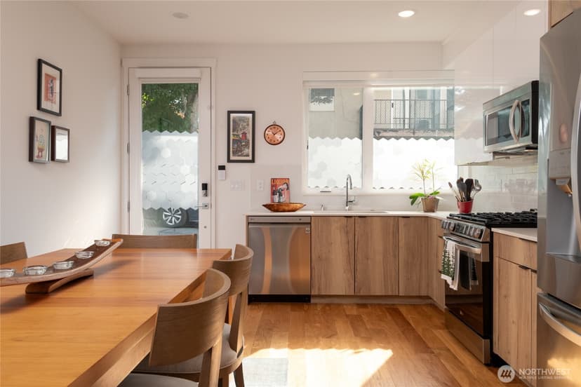Property photo for 1524 13th Avenue S #A, Seattle photo 8