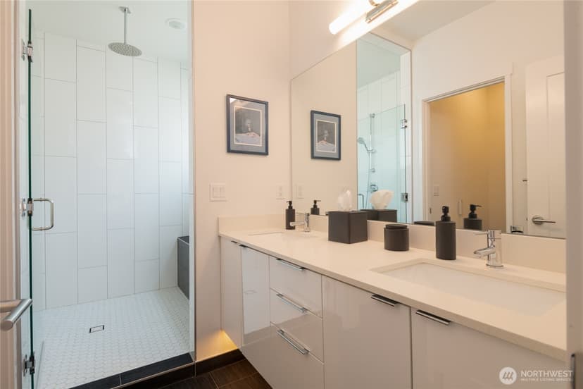 Property photo for 1524 13th Avenue S #A, Seattle photo 21