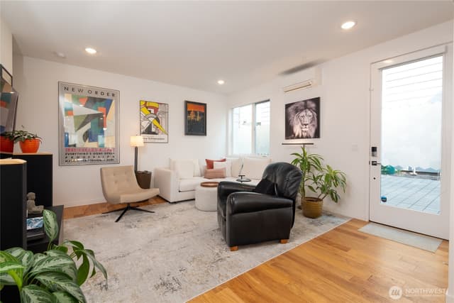 Property photo for 1524 13th Avenue S #A, Seattle photo 5