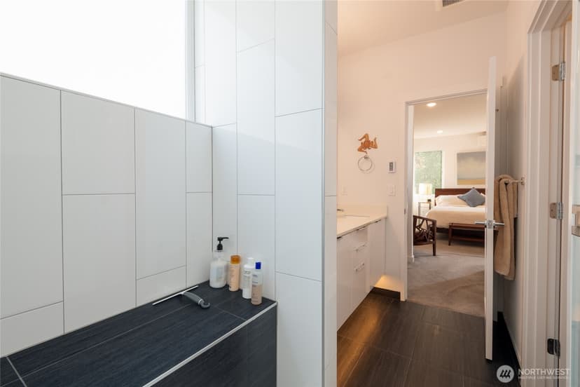 Property photo for 1524 13th Avenue S #A, Seattle photo 23