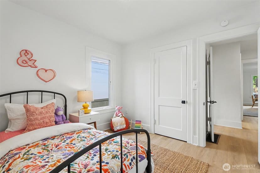 Property photo for 1111 N 76th Street #1, Seattle photo 12