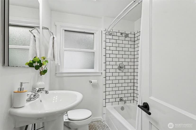 Property photo for 1111 N 76th Street #1, Seattle photo 13