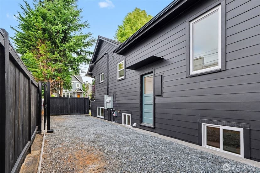 Property photo for 1111 N 76th Street #1, Seattle photo 23