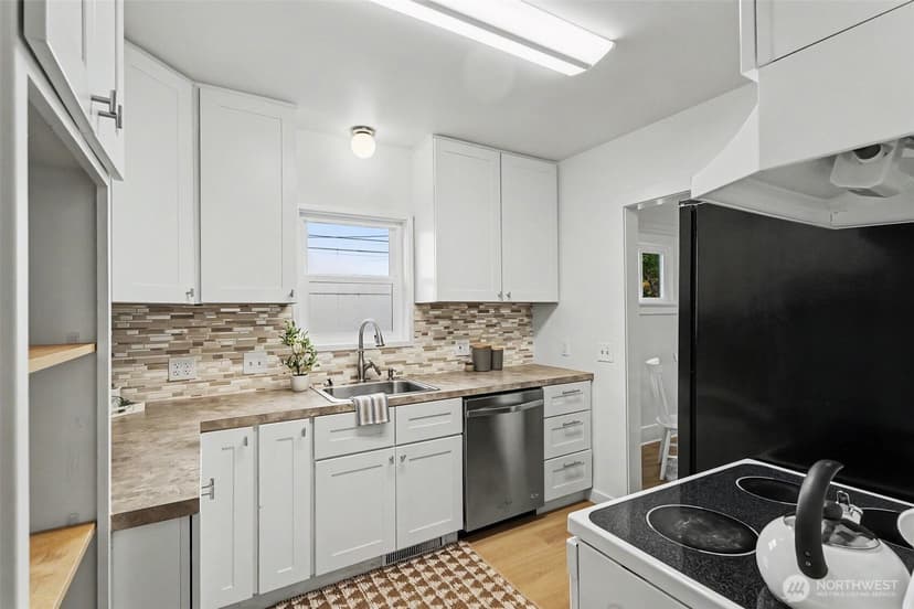 Property photo for 1111 N 76th Street #1, Seattle photo 7