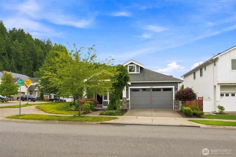 Property photo for 19220 Village Court E, Bonney Lake photo 2