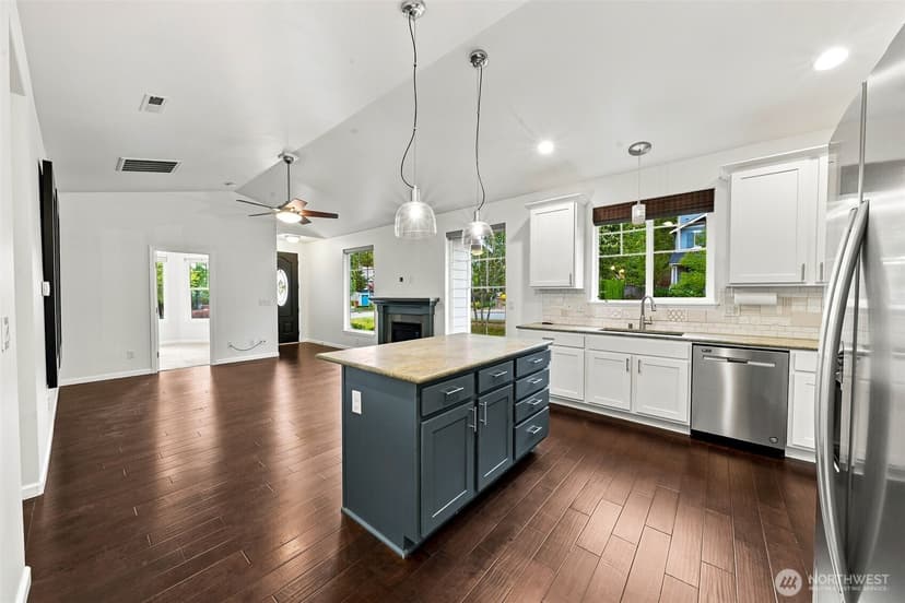 Property photo for 19220 Village Court E, Bonney Lake photo 9