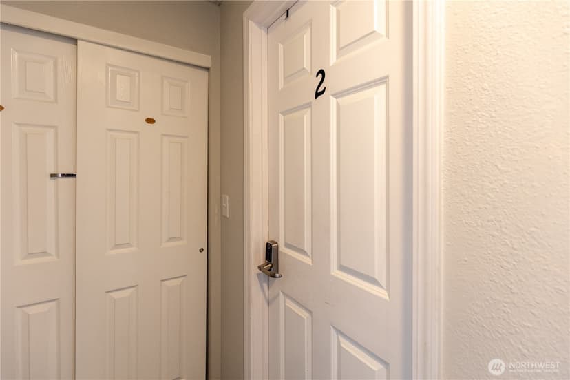 Property photo for 1743 Lafayette Street S, Parkland photo 18