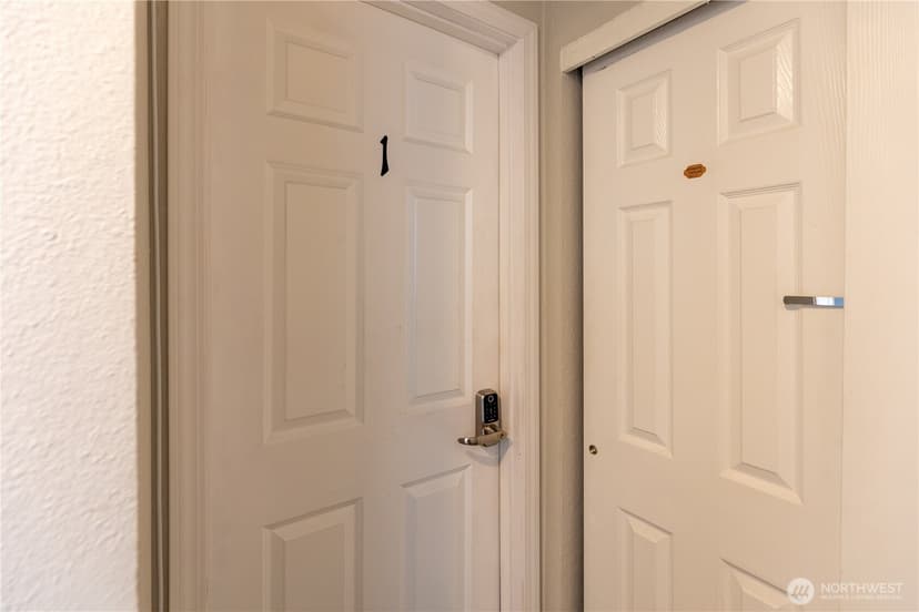 Property photo for 1743 Lafayette Street S, Parkland photo 16