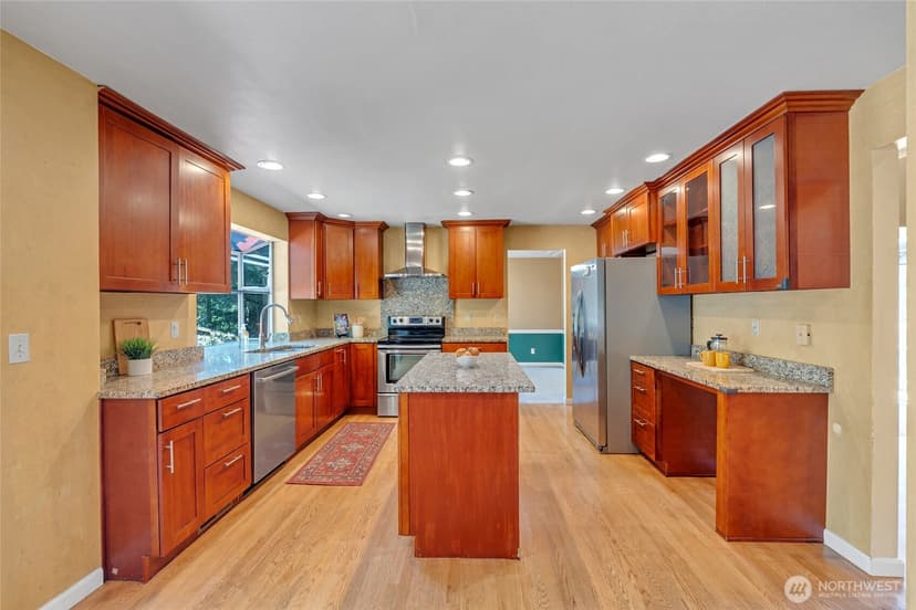 Property photo for 2052 NE Marina Vista Court, Poulsbo photo 11
