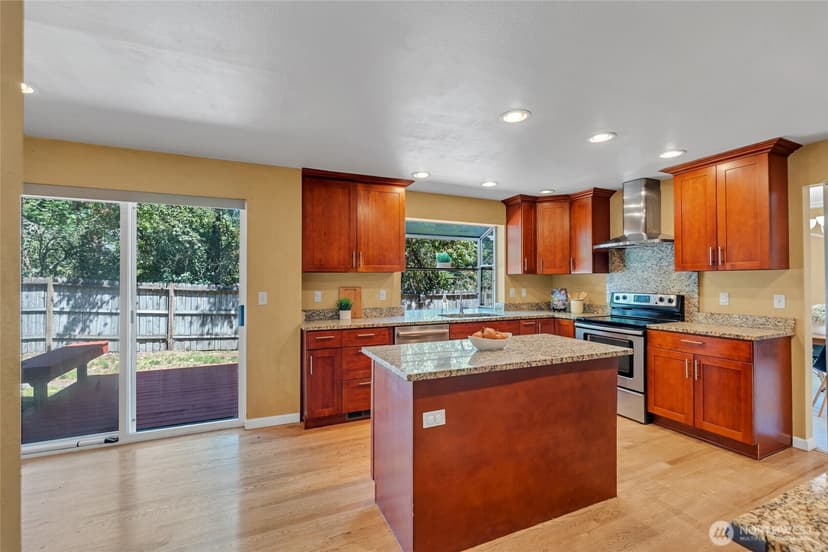 Property photo for 2052 NE Marina Vista Court, Poulsbo photo 10