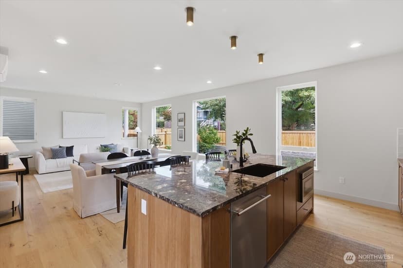 Property photo for 11732 38th Avenue NE #B, Seattle photo 6