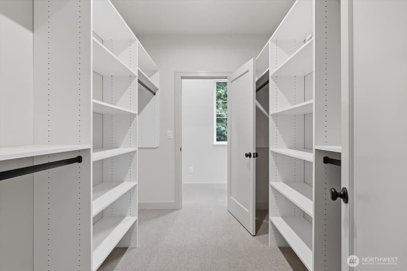 Property photo for 11732 38th Avenue NE #B, Seattle photo 13