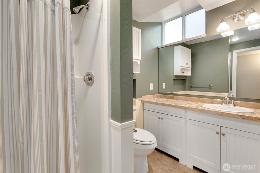 Property photo for 5539 Frances Avenue NE, Tacoma photo 16