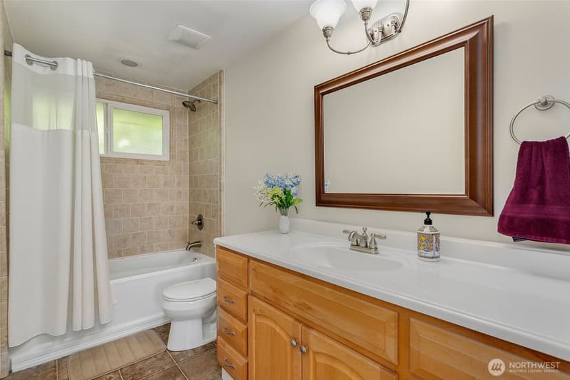 Property photo for 5539 Frances Avenue NE, Tacoma photo 13