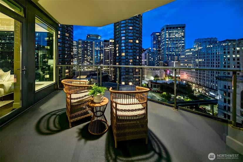 Property photo for 1920 4th Avenue #908, Seattle photo 6