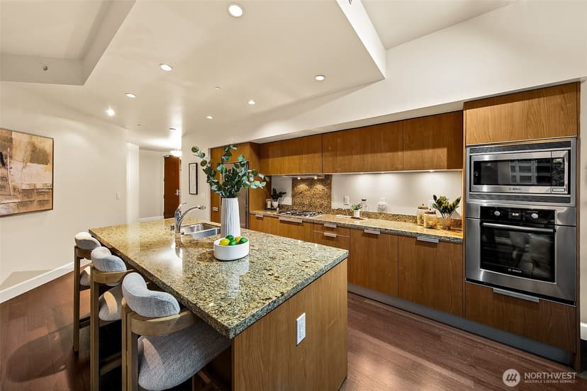 Property photo for 1920 4th Avenue #908, Seattle photo 12