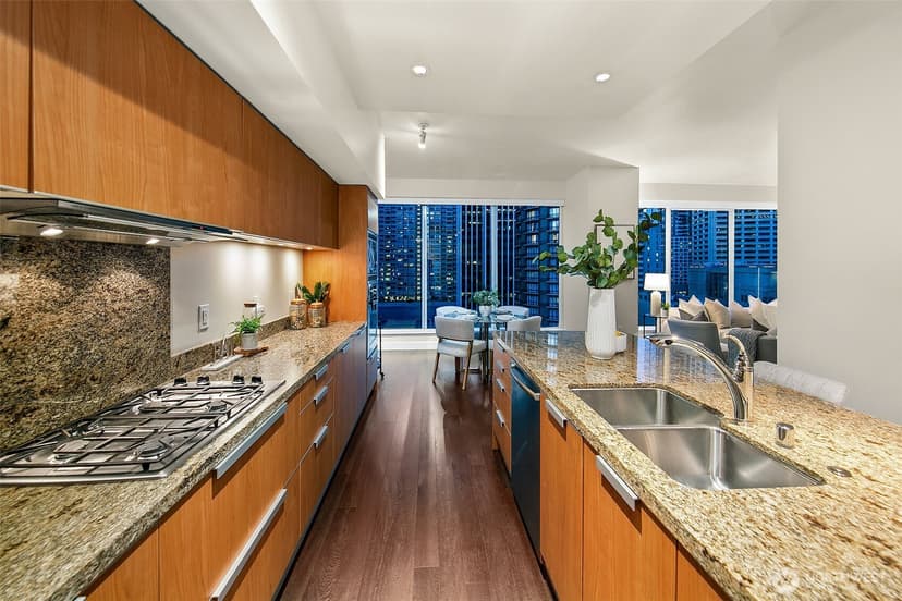 Property photo for 1920 4th Avenue #908, Seattle photo 11